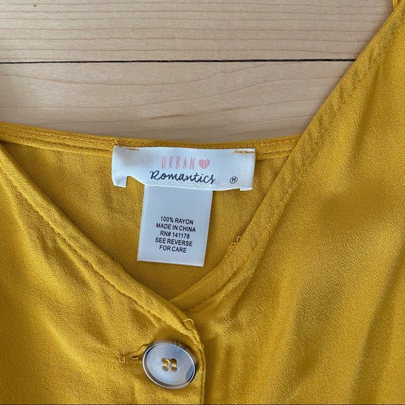 Yellow Button Up Tank Top - M - Picture 3 of 3